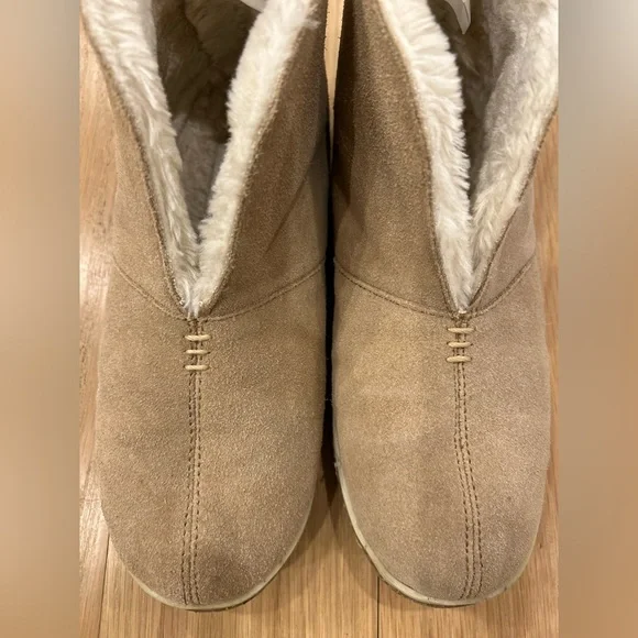 Women’s Minnetonka Tucson Slipper boot- Size 8.5 - Picture 2 of 9